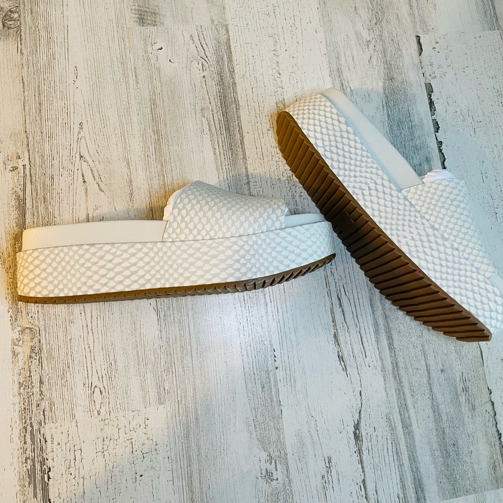 Matisse HIDEAWAY PLATFORM SLIDES NWT multiple sizes ORIGINAL BOX INCLUDED - Picture 5 of 7